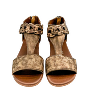 Loop D Loop Sandals in Tan