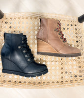 Joana Boot in Taupe
