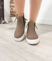 Tina Sneakers in Taupe