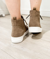Tina Sneakers in Taupe