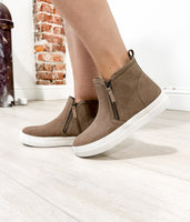 Tina Sneakers in Taupe