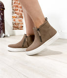 Tina Sneakers in Taupe